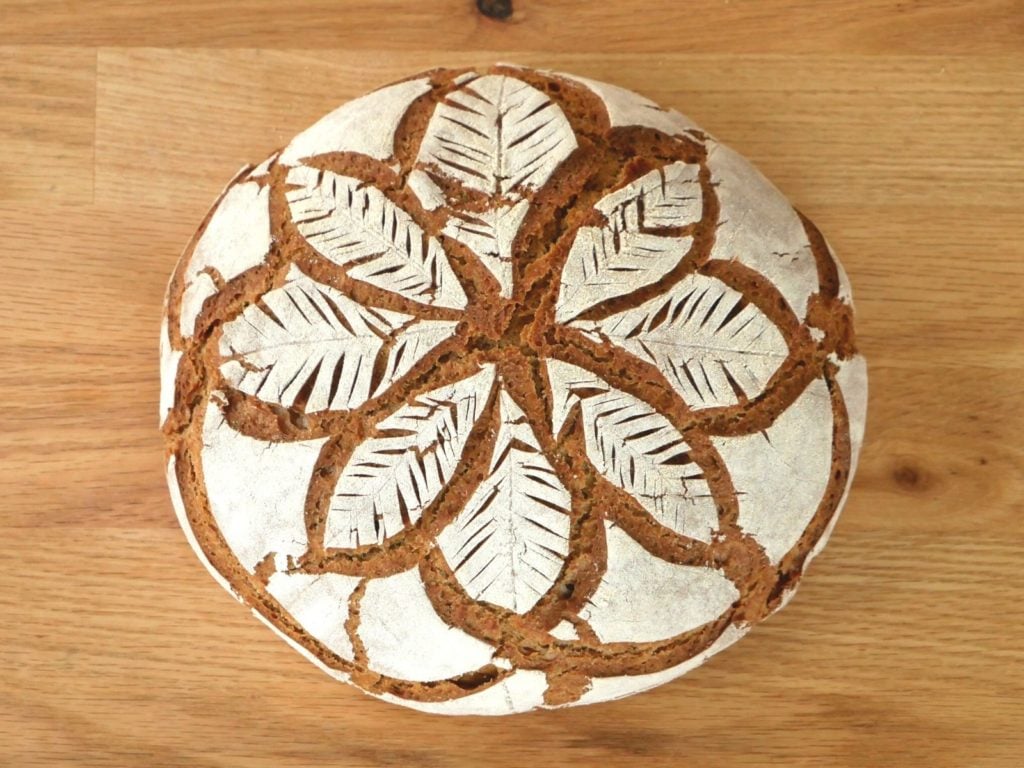 Roggenmischbrot piroschki mit kartoffeln