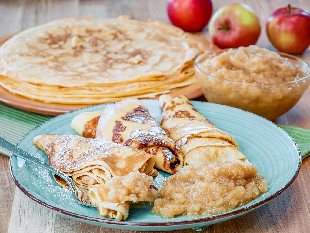 Pfannkuchen mit Apfelmus pfannkuchen mit apfelmus pfannkuchen mit apfelmus, beste pfannkuchen