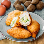 Russische Piroschki mit Kartoffel-Ei-Bärlauch-Füllung bärlauch schnecken bärlauch schnecken, herzhaftes hefegebäck