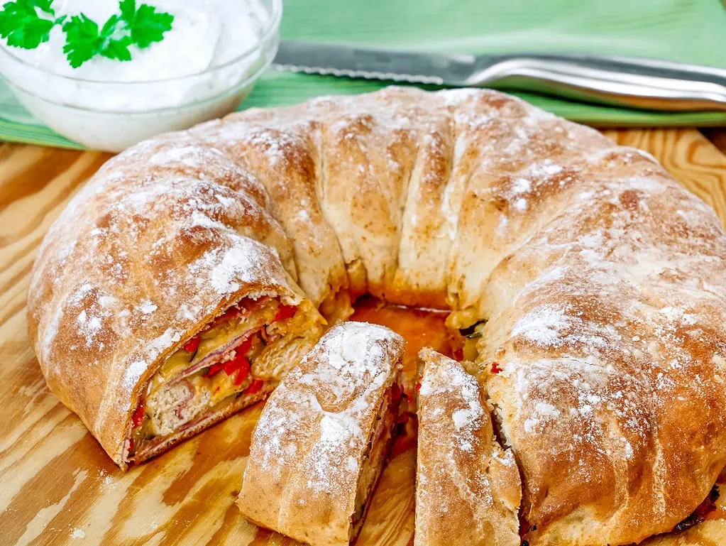 Tortano mit Kräuterquark italienischer brotsalat mit rucola