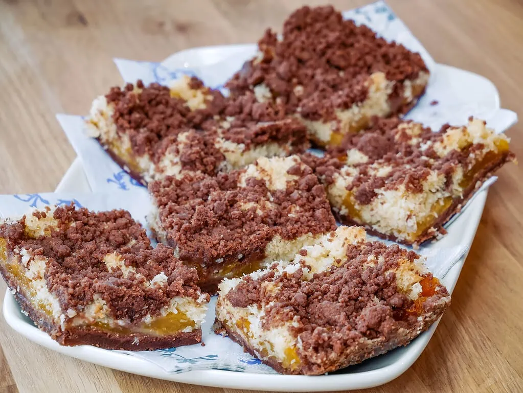 Schoko-Kokos-Streusel-Schnitten mit Aprikosen erdbeer tiramisu mit mascarpone