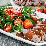 Entenbrust mit Rucola-Tomatensalat moelas moelas, hühnermägen rezept