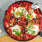 Huevos rancheros - Gemüsepfanne mit Spiegeleiern