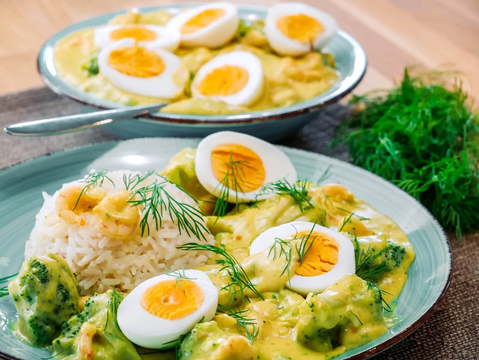 Eierragout mit Brokkoli und Garnelen