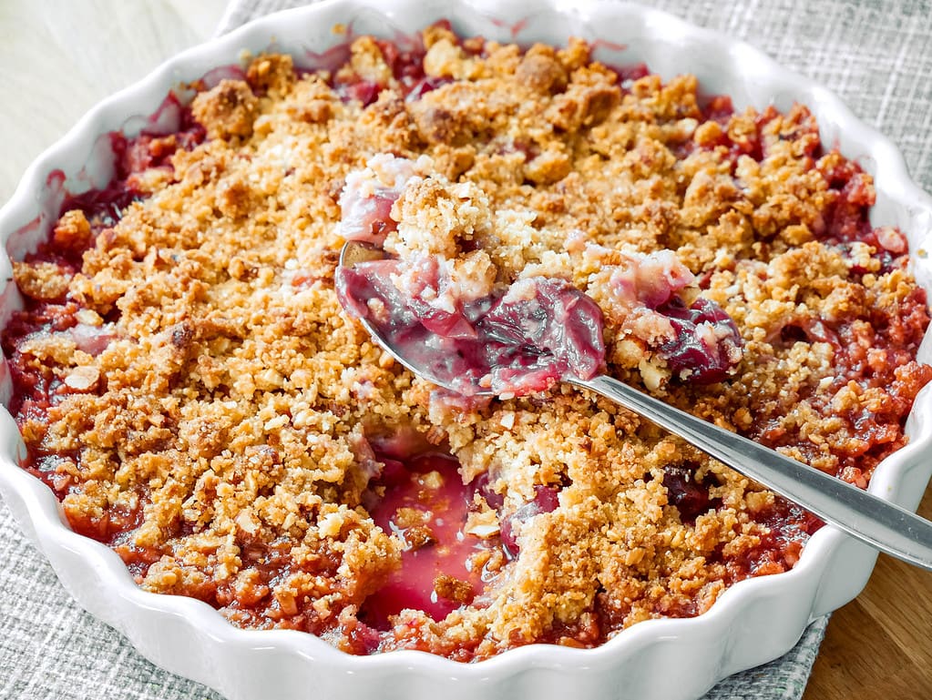 Stachelbeer-Mandel-Crumble