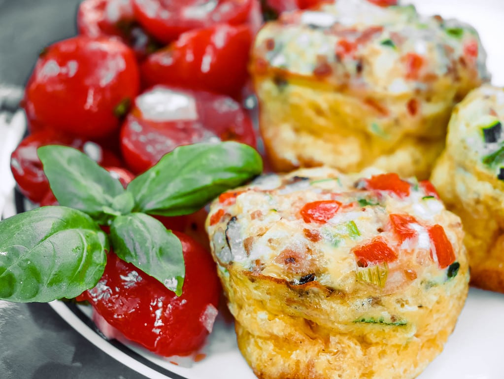 Gemüse-Omelett-Muffins italienischer brotsalat mit rucola