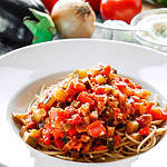 Spaghetti mit Gemüse-Bolognese