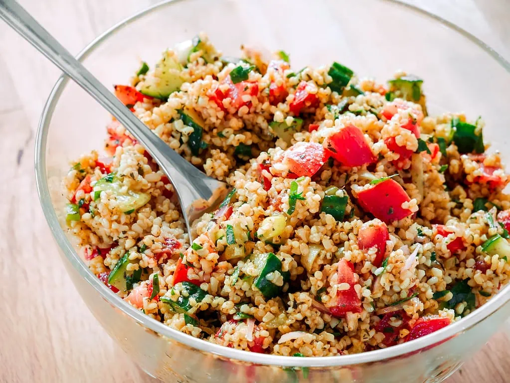 Taboulé - Arabischer Bulgur Salat italienischer brotsalat mit rucola