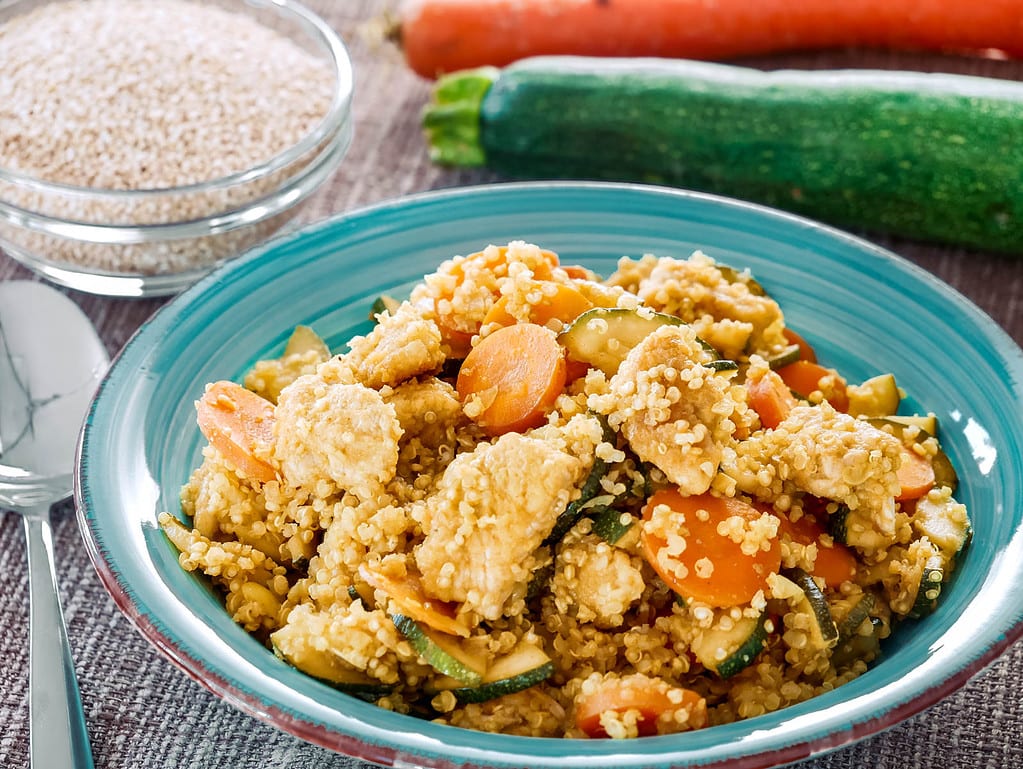 Quinoa Curry Pfanne mit Hähnchen