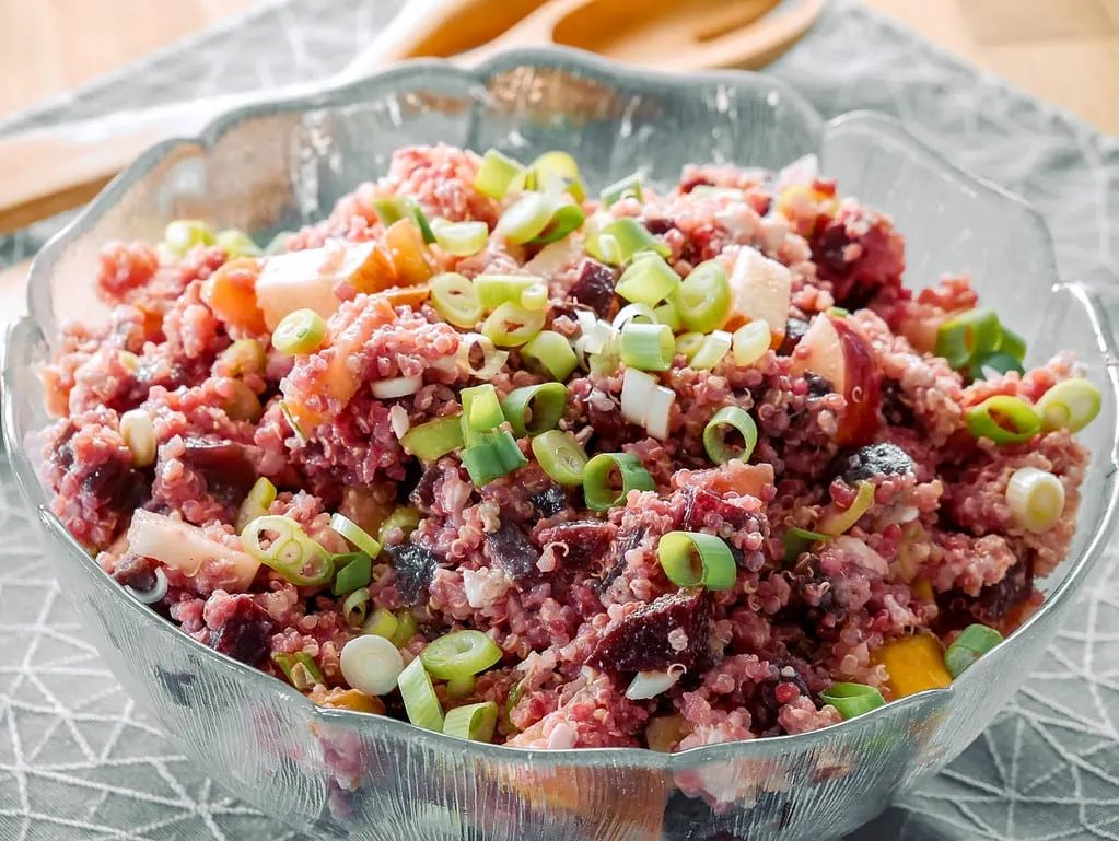 Rote-Bete-Salat mit Apfel und Quinoa