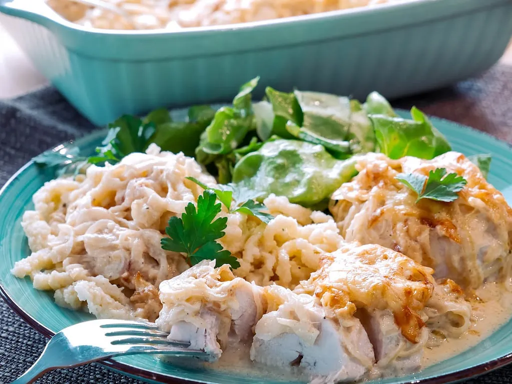 Zwiebel-Sahne-Hähnchen mit Spätzle hähnchen-brokkoli-auflauf