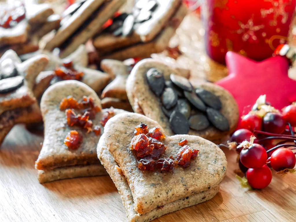 Gefüllte Cashew-Plätzchen schneeflocke plätzchen