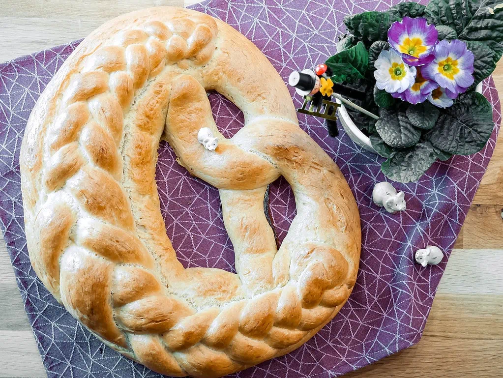 Neujahrsbrezeln (salzig, schnell) käsekuchen mit buttermilch