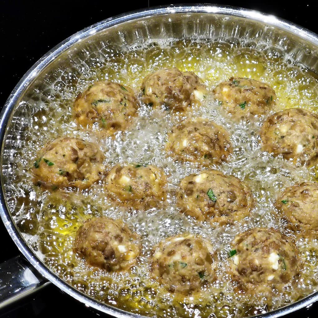 Linsen-Feta-Bällchen mit Couscous