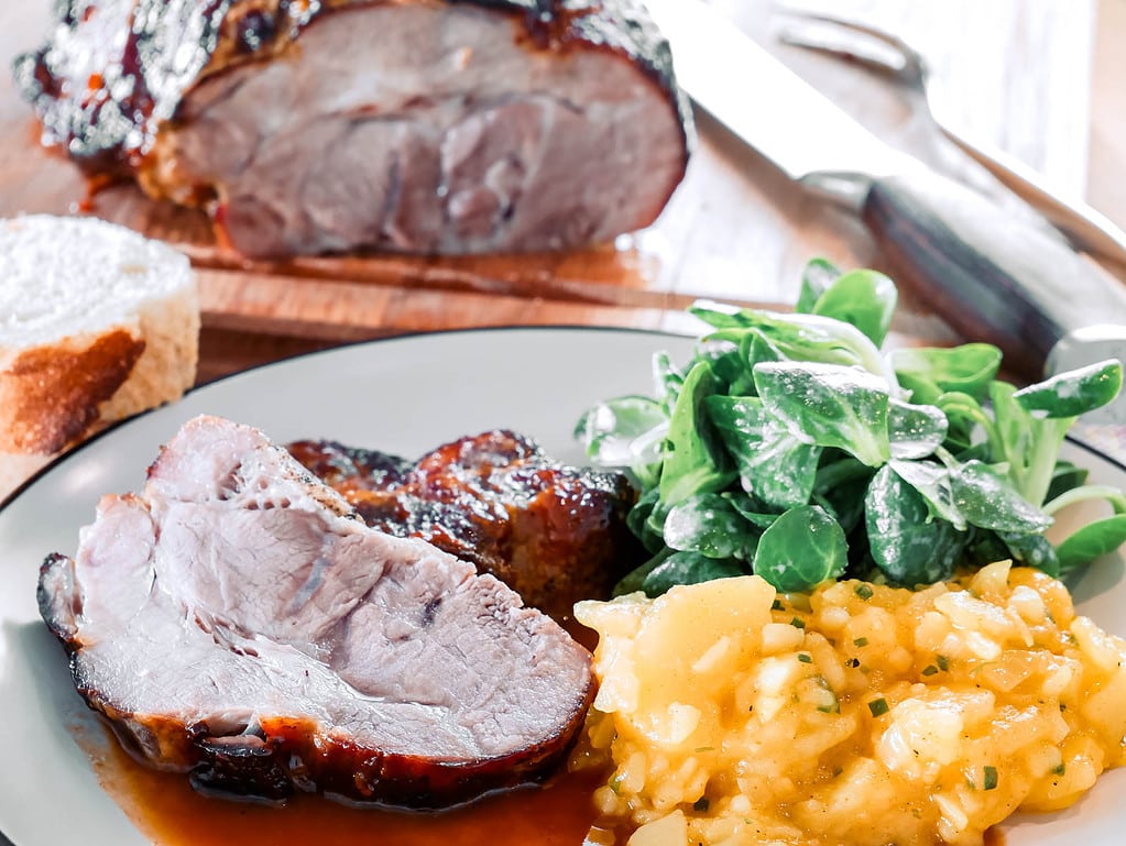 Schweinenacken im Salzbett (Salzbraten) schwäbische fasnetsküchle