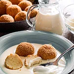 Topfenknödel mit Vanillesoße