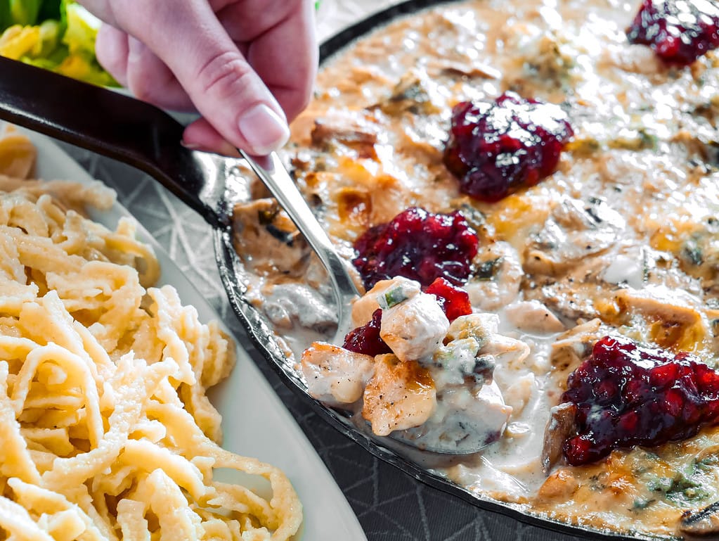 Hähnchen-Pilz-Pfanne lasagne mit champignons