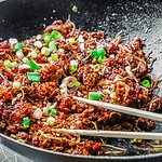 Bratreis mit Knusper-Schweinebauch spitzkohlpfanne mit hackfleisch spitzkohlpfanne mit hackfleisch