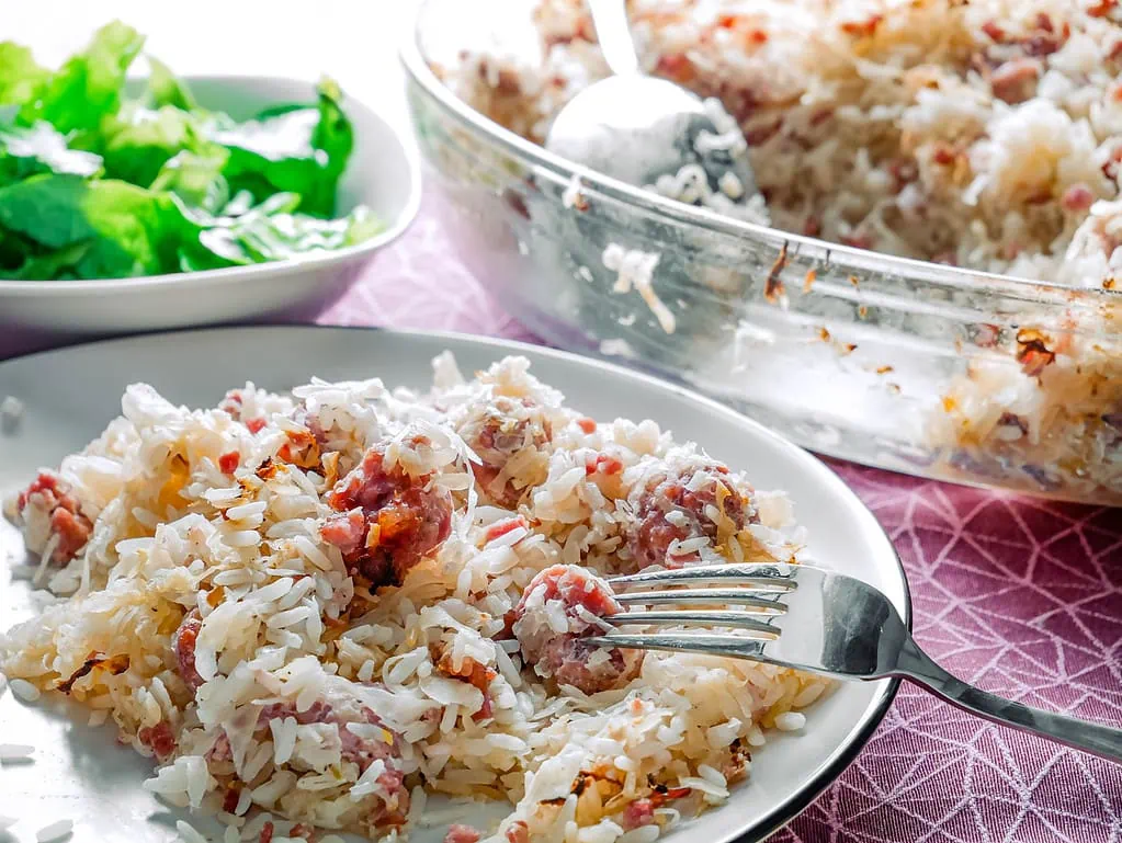 Ofenreis mit Sauerkraut und Mettflöckchen piccata vom schwein