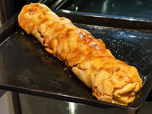 Apfelstrudel apfelstrudel mit strudelteig apfelstrudel mit strudelteig